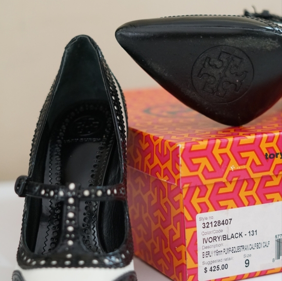 Tory Burch Everly Pumps - Picture 2 of 4